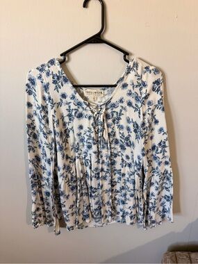Idyllwind White and Blue Floral Lace-Up Tunic